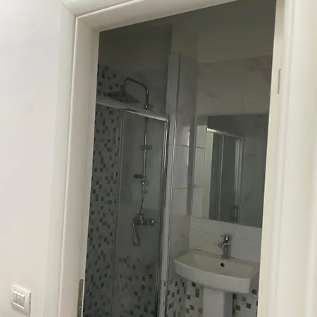 Lukza Apartamento Tirana